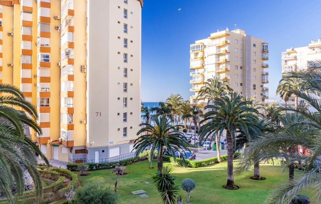 Algarrobo-costa * Algarrobo